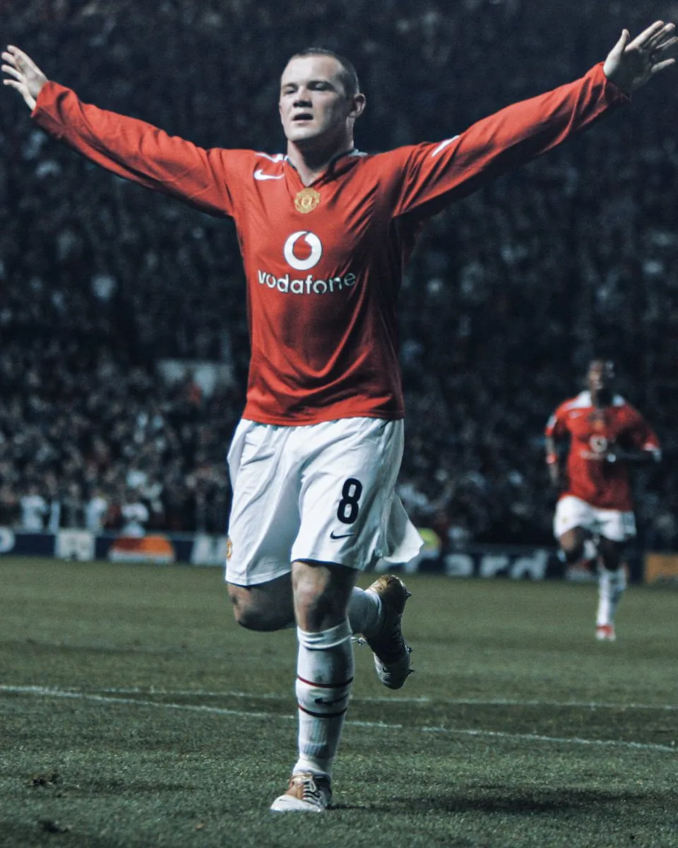 开云移动客户端-2004年的今天，18岁鲁尼曼联首秀戴帽，助球队大胜费内巴切