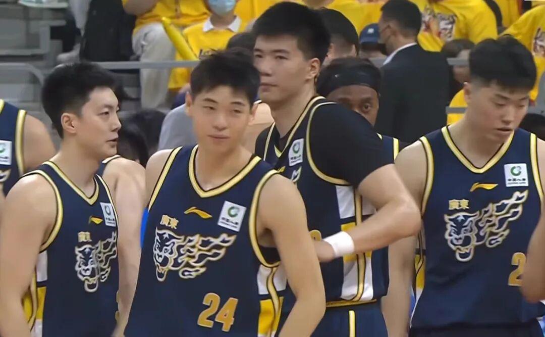 开云中国官网-广东男篮加时3分险胜北京,张皓嘉读秒绝杀 胡明轩23+6奎因39+9+8